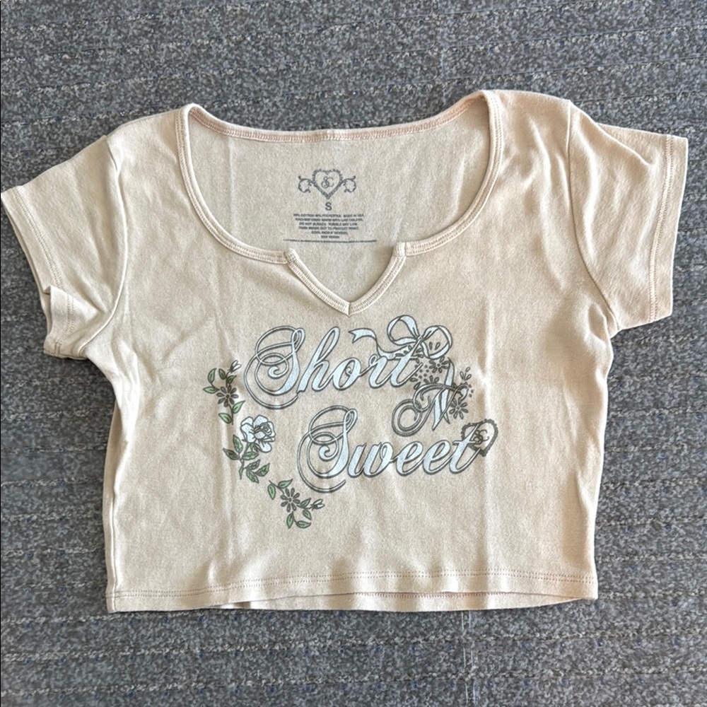 Short & Sweet Cream Crop Top size small